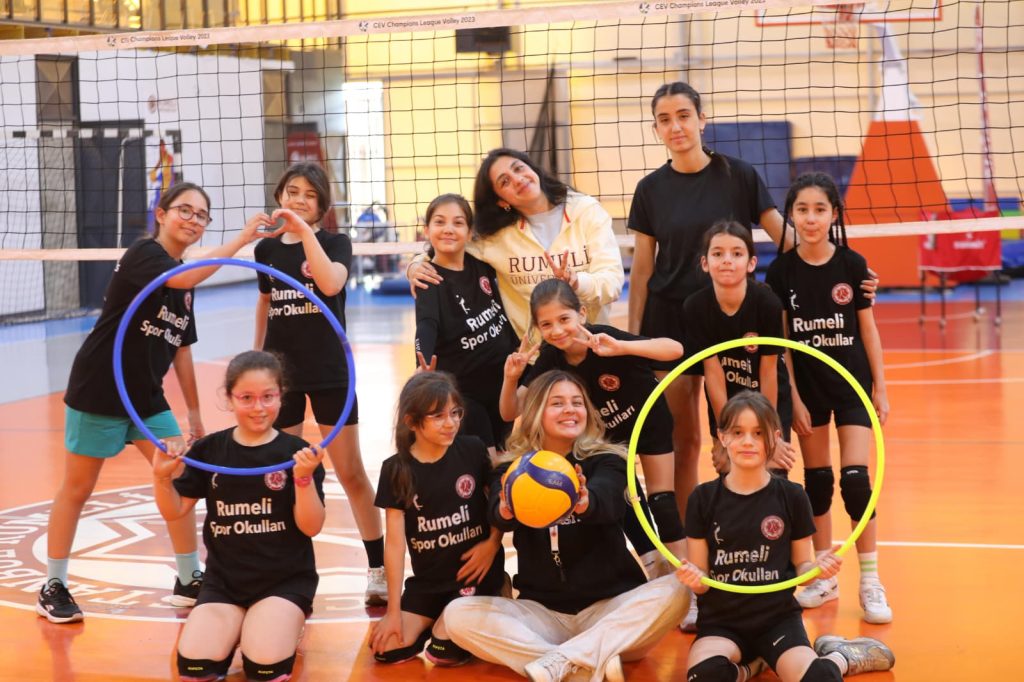 İRÜ Spor Kulübü Voleybol Kursu: Geleceğin Yıldızları Burada Yetişiyor